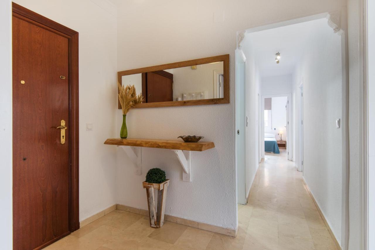 The 2Nd Corner: Central Apartment Ideal For Groups マラガ エクステリア 写真